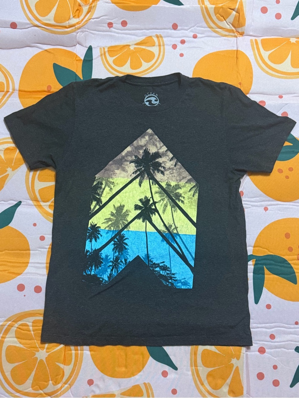 Men Medium Ocean Current Graphic TShirt Tee Palm Tree Sunset Chevron Gray Cotton